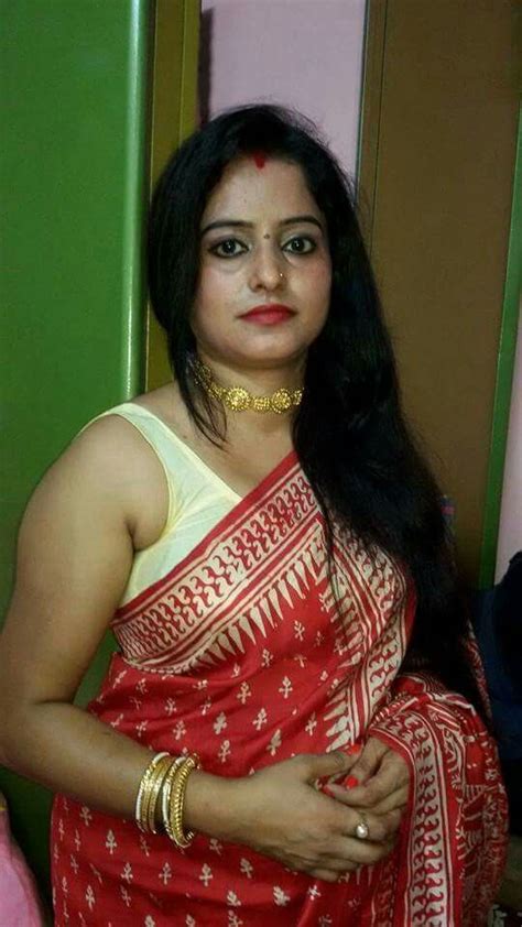 50 Newly married desi bhabhi nude photos